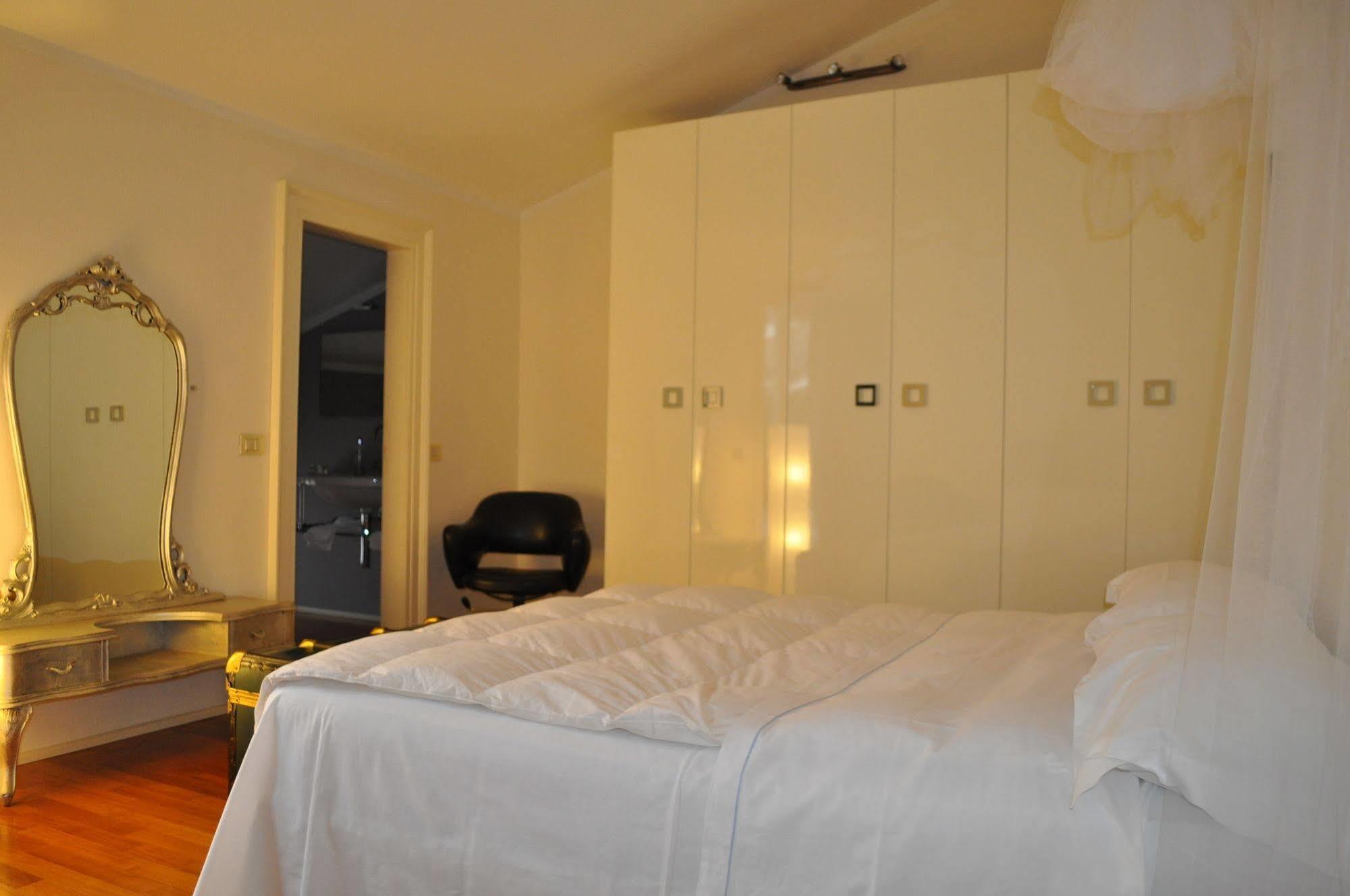 Domus Nova Residenza Il B&B Mantova Exterior photo